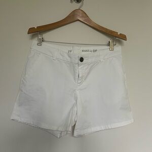 GAP Women's Classic White Bermudas